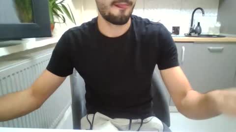 Snapshot of horny_couple9600 chatting on 09.15.25 horny_couple9600 online show from 09.15.25