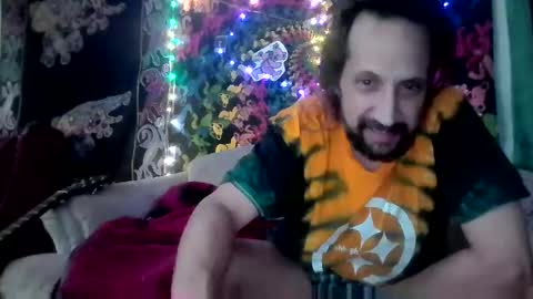 Snapshot of horny_hippie420 chatting on 12.31.24 Horny Rockstar420 online show from 12.31.24