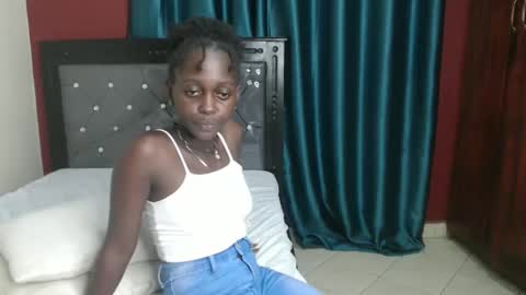 Snapshot of hornybella4 chatting on 12.15.24 Bella online show from 12.15.24