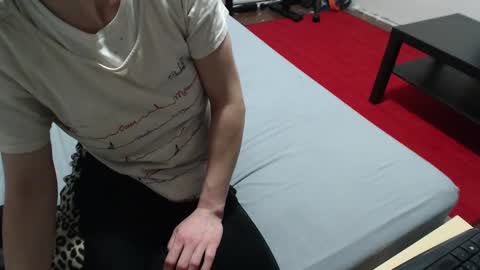 Snapshot of hornycouple21x chatting on 12.18.24 HornyCouple89 online show from 12.18.24