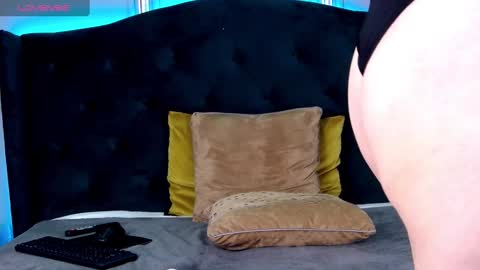 AshlineKatte online show from 02.18.25