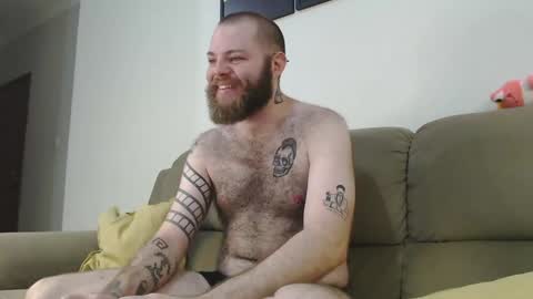 Snapshot of hornyhairy_bi chatting on 02.03.25 Harry online show from 02.03.25