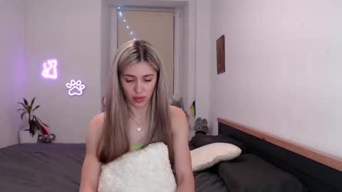 Snapshot of hot_berry69 chatting on 12.07.24 Dashka online show from 12.07.24
