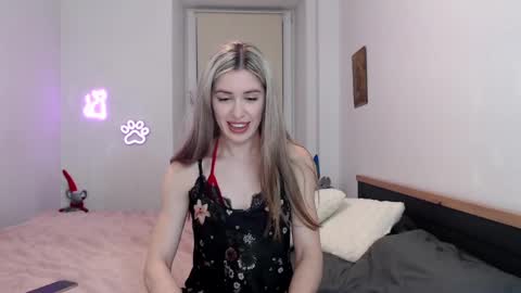 Snapshot of hot_berry69 chatting on 02.14.25 Dashka online show from 02.14.25