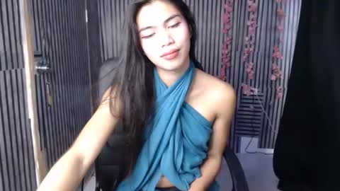 Snapshot of hot_chelly chatting on 10.14.25 hot_chelly online show from 10.14.25