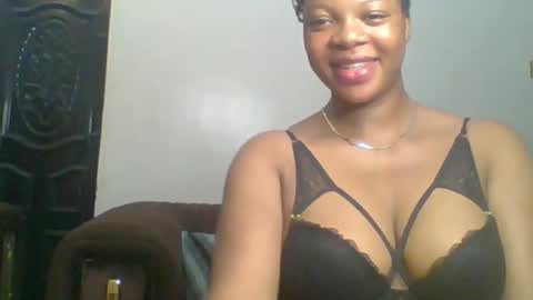 Snapshot of hot_choco_choco chatting on 11.23.25 peace online show from 11.23.25