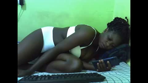 Snapshot of hot_girlly chatting on 10.10.25 hot_girlly online show from 10.10.25