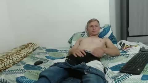 Snapshot of hot_mann11 chatting on 03.11.25 angel online show from 03.11.25