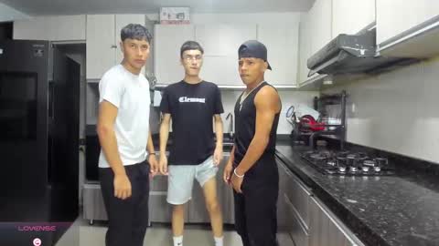 Vanesa Oliver and Andrew online show from 10.05.25