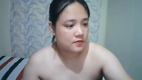 Snapshot of hotbabymomma chatting on 02.25.25 Lynn online show from 02.25.25