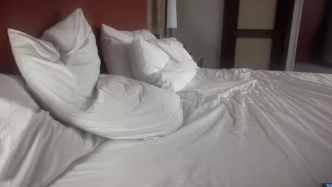 Snapshot of hotdogstuffer chatting on 10.16.25 hotdogstuffer online show from 10.16.25