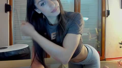 Snapshot of hotel77777 chatting on 12.18.24 Erika online show from 12.18.24