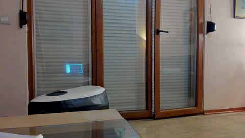 Snapshot of hotel77777 chatting on 09.30.25 Erika online show from 09.30.25