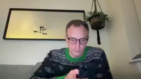 Snapshot of hotholby86 chatting on 12.15.24 hotholby86 online show from 12.15.24