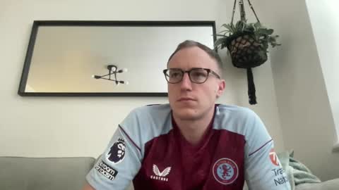 Snapshot of hotholby86 chatting on 12.26.24 hotholby86 online show from 12.26.24