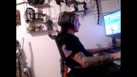 Snapshot of hotkinkytat chatting on 03.08.25 hotkinkytat online show from 03.08.25