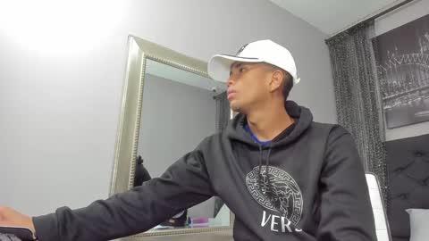 Hotkoljei online show from 02.05.25