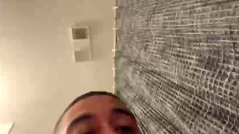 Snapshot of hotluv69692000 chatting on 11.04.25 hotluv69692000 online show from 11.04.25