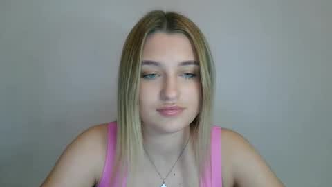 Snapshot of hotstellax chatting on 10.23.25 Stella online show from 10.23.25