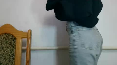 Snapshot of hotstellax chatting on 10.28.25 Stella online show from 10.28.25