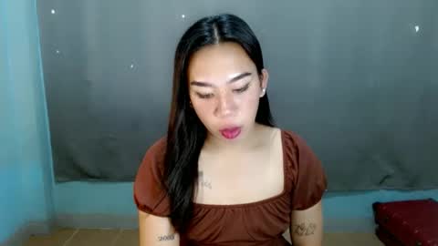 Snapshot of hott_cumforyou chatting on 02.13.25 jelaigrande online show from 02.13.25