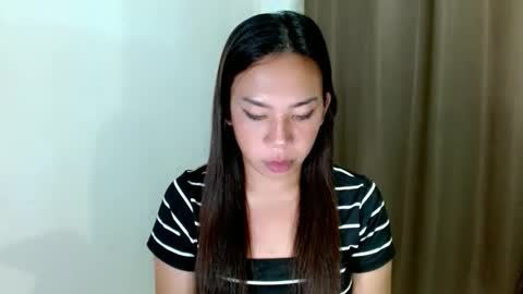 Snapshot of hott_cumforyou chatting on 10.29.25 jelaigrande online show from 10.29.25