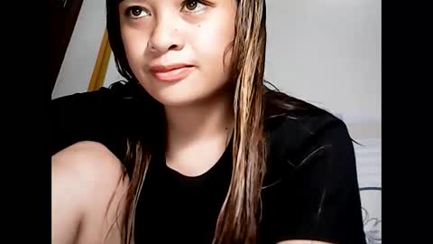 Snapshot of hottie_asianbabe chatting on 03.06.25 Leen online show from 03.06.25