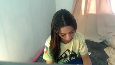 N I C A online show from 02.21.25