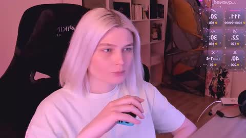 Snapshot of hottyblonds chatting on 02.17.25 Nessie and Jessie online show from 02.17.25
