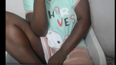 Snapshot of hottylissa1 chatting on 09.17.25 hottylissa1 online show from 09.17.25