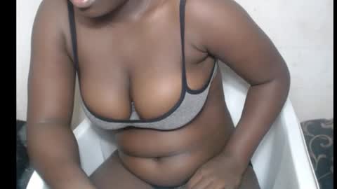 Snapshot of hottylissa1 chatting on 10.07.25 hottylissa1 online show from 10.07.25