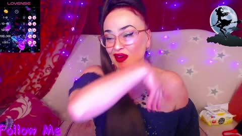 Snapshot of hotzlata chatting on 12.17.24 Hotzlata online show from 12.17.24