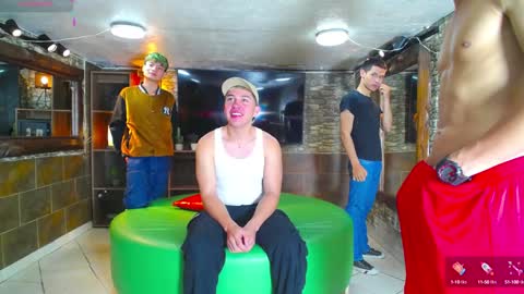 HOWENTS online show from 01.12.25
