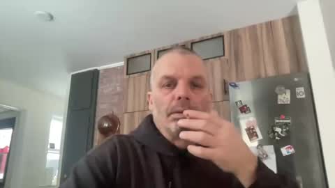 Snapshot of howlingatnothing chatting on 12.25.24 howlingatnothing online show from 12.25.24