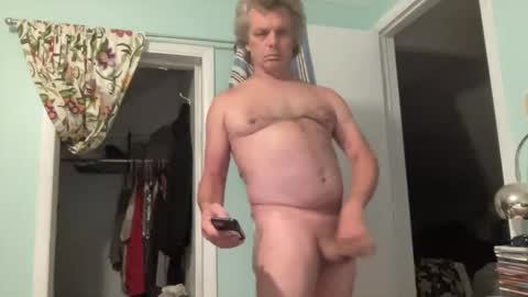 Snapshot of howlingatnothing chatting on 09.12.25 howlingatnothing online show from 09.12.25