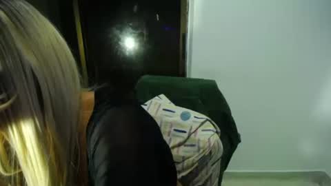 Snapshot of hugedaneska chatting on 01.24.25 Danezka online show from 01.24.25