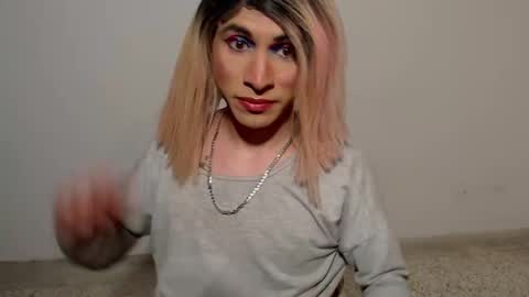 Snapshot of hugedaneska chatting on 12.03.25 Danezka online show from 12.03.25