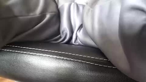 Snapshot of hugepecker131 chatting on 10.06.25 hugepecker131 online show from 10.06.25