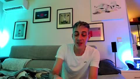 Snapshot of hugolandcam chatting on 12.01.24 Hugo online show from 12.01.24