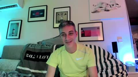 Snapshot of hugolandcam chatting on 12.04.24 Hugo online show from 12.04.24