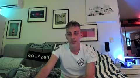 Snapshot of hugolandcam chatting on 12.08.24 Hugo online show from 12.08.24