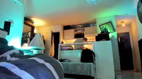 Snapshot of hugolandcam chatting on 12.14.24 Hugo online show from 12.14.24