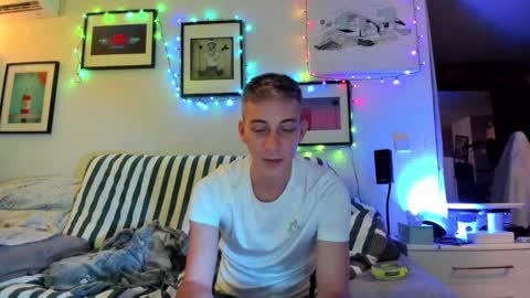 Snapshot of hugolandcam chatting on 12.17.24 Hugo online show from 12.17.24