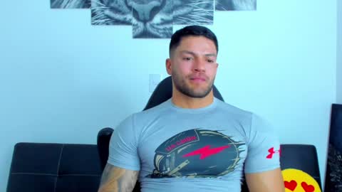 Snapshot of humber_eli chatting on 01.28.25 Eli online show from 01.28.25