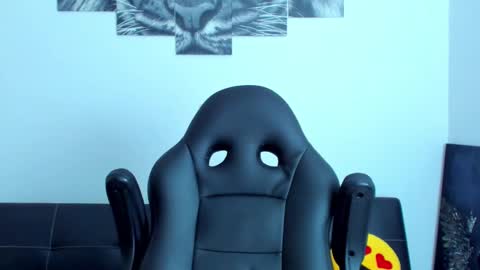 Snapshot of humber_eli chatting on 02.21.25 Eli online show from 02.21.25