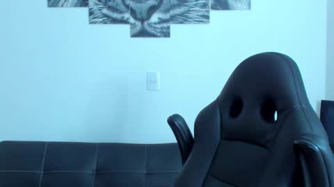 Snapshot of humber_eli chatting on 02.26.25 Eli online show from 02.26.25