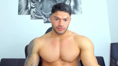 Snapshot of humber_eli chatting on 09.11.25 Eli online show from 09.11.25