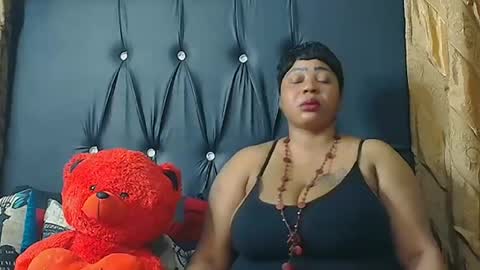 Snapshot of humongoustitss500929 chatting on 09.17.25 humongoustitss500929 online show from 09.17.25