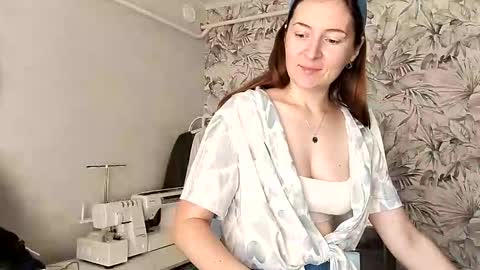 Snapshot of humpygrey chatting on 10.14.25 HumpyGrey online show from 10.14.25