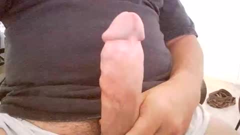 Snapshot of hungg1981 chatting on 10.22.25 hungg1981 online show from 10.22.25